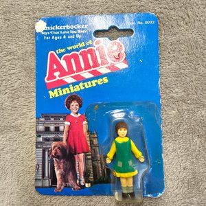 The World of Annie Miniatures Molly Doll #9032 Knickerbocker 1982